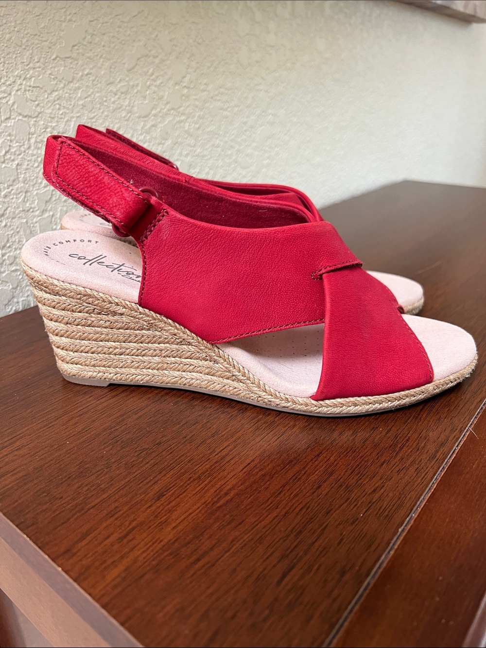 NWT, Clarks Lafley Alaine Red Suede Crossover Slingback Sandals